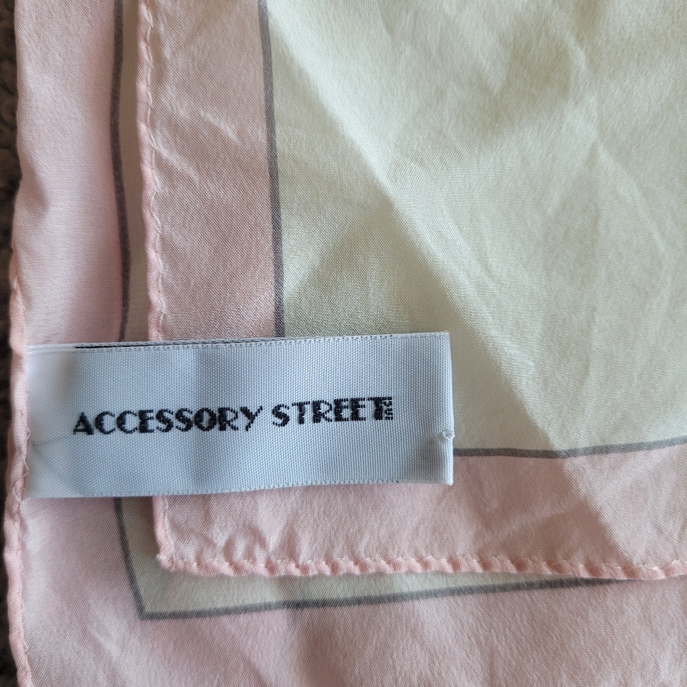 🍓Vintage Pink Silk Scarf